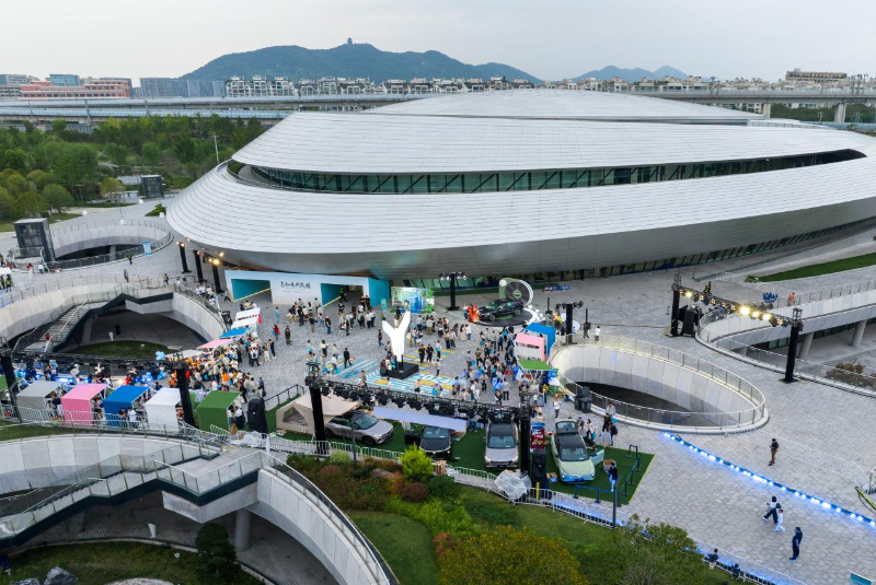 媒体管家: 坚持拥抱用户的长期主义,岚图汽车与“岚友”共赴未来