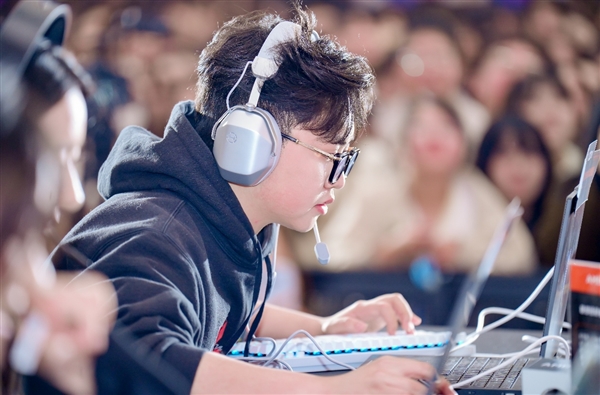 “核力满满+帧帧制霸”+AMD帧香电竞嘉年华南京终极一战完美谢幕，硬核性能引爆玩家狂欢！(图6)