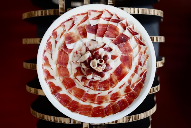 全球知名米其林星厨共赴西班牙 深度体验伊比利亚火腿的前世今生(图1)