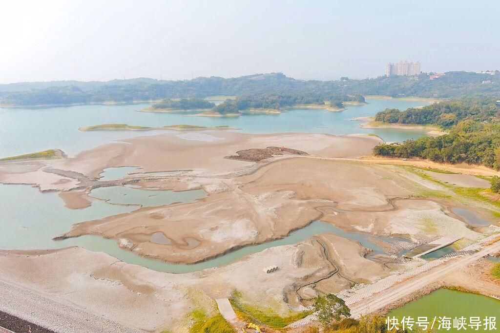 岛内中部水情“类黄灯”,里长怒呛民进党当局:别再创新名词 岛内中部水情“类黄灯”,里长怒呛民进党当局:别再创新名词(图1)